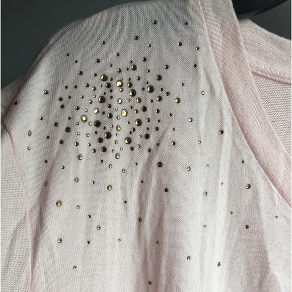 Gloria Vanderbilt  V-Neck Top - NWT - Picture 7 of 7